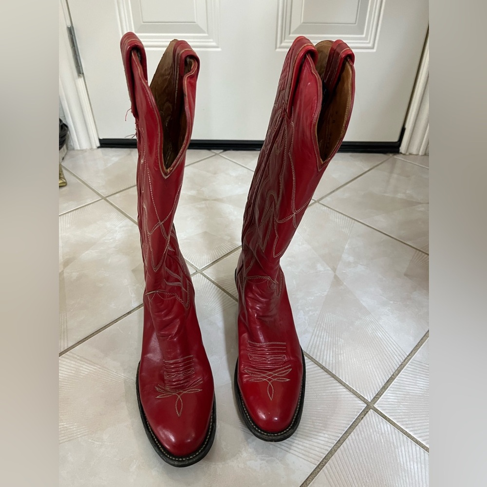 The Sanders Red Leather Western Heeled Boots for Women - Picture 2 of 3